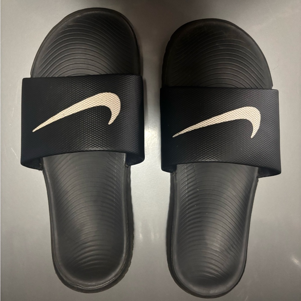 Nike Black and White Slide Sandals - Picture 3 of 3